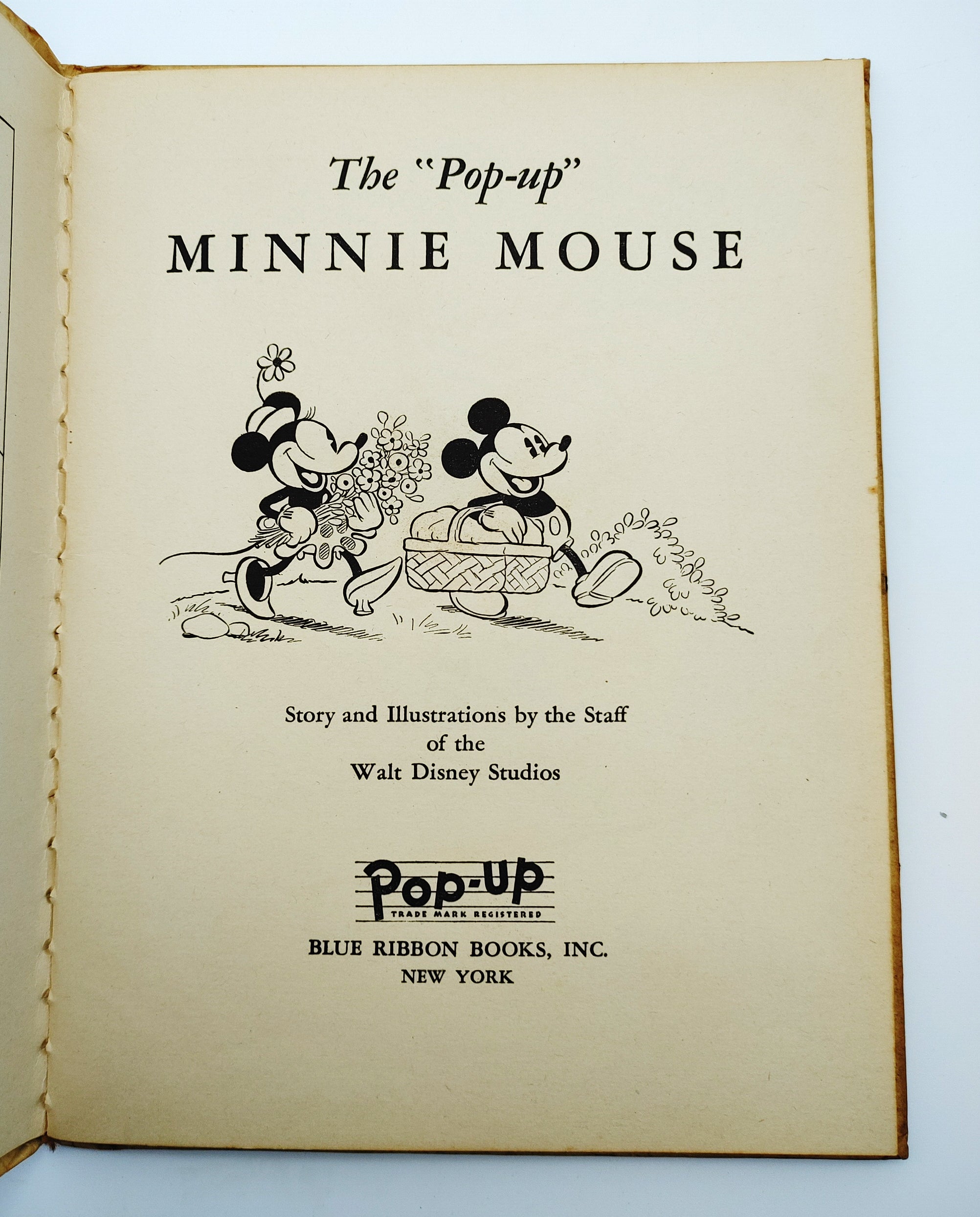 Title page from the first edition of the Pop-Up Minnie Mouse (1933)