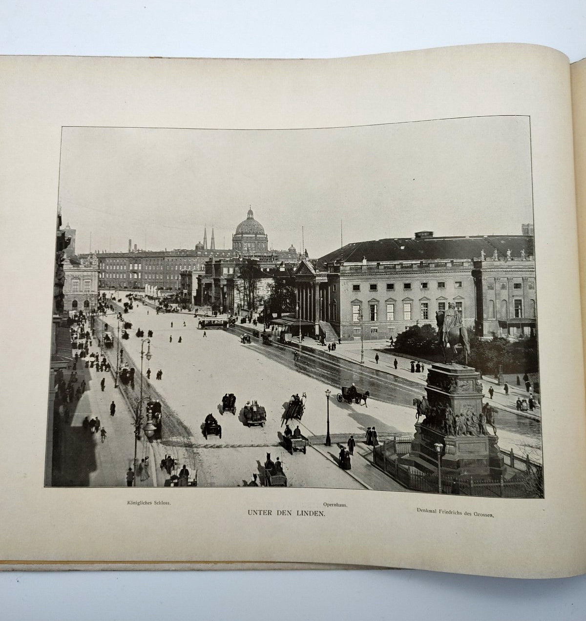 Photograph of pre-war Unter den Linden from Album von Berlin (1907)