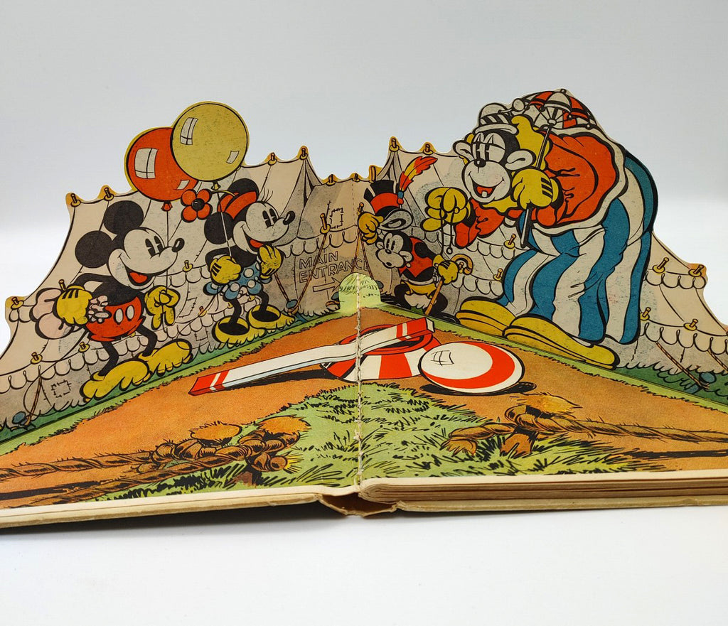 Pop-up illustration of a circus from Disney's Blue Ribbon The "Pop-Up" Mickey Mouse (1933)