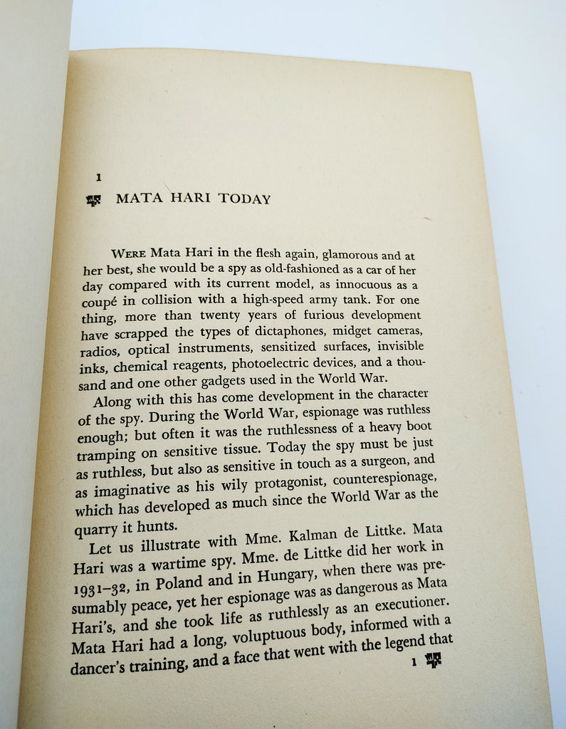Text page on female honeypot-type spies from the first edition of Armies of Spies (1939)